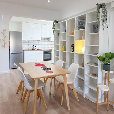 Modern 2br Retreat In Sleeps 4