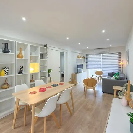 Modern 2br Retreat In Sleeps 4 Daire *