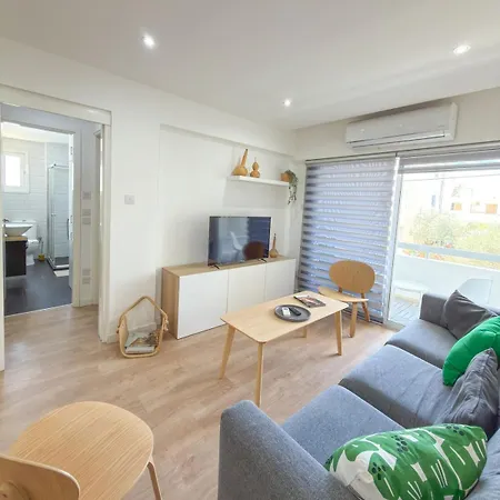 Modern 2br Retreat In Sleeps 4 Daire