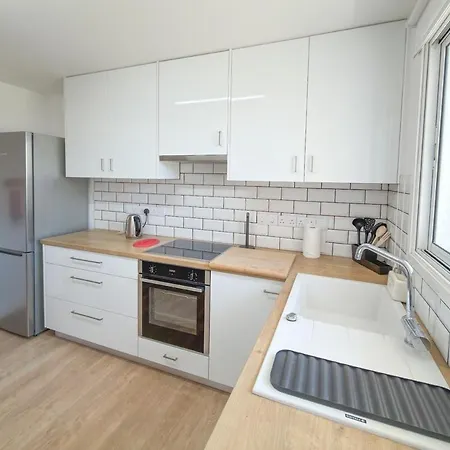 Daire Modern 2br Retreat In Sleeps 4 Lefkoşa