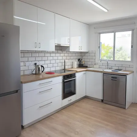 Modern 2br Retreat In Sleeps 4 Daire Lefkoşa